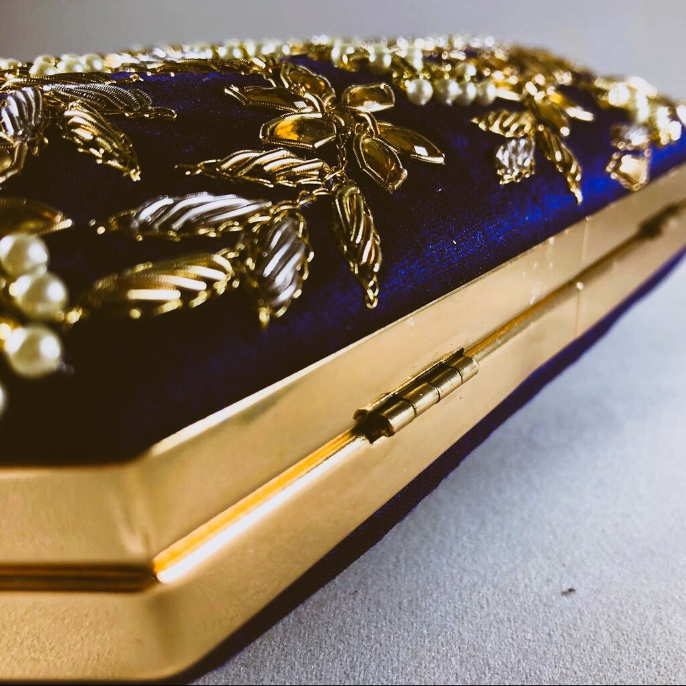 Hand-Embroidered Party/Wedding Clutch - Picture 6 of 8